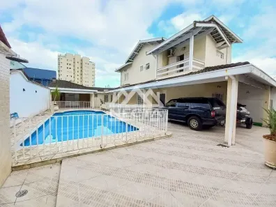 Sobrado com 3 Quartos para alugar, 186m² no Indaiá, Caraguatatuba