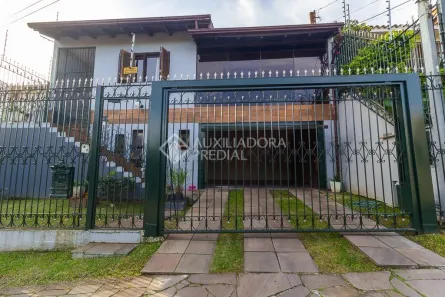 Casa com 3 Quartos à venda, 293m² no Cavalhada, Porto Alegre