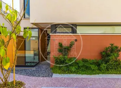 Sobrado com 4 Quartos à venda, 350m² no Jardim Cordeiro, São Paulo