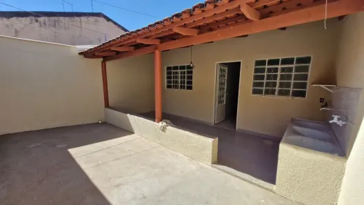 Casa com 2 Quartos para alugar, 95m² no Jardim Maria Inês, Aparecida de Goiânia