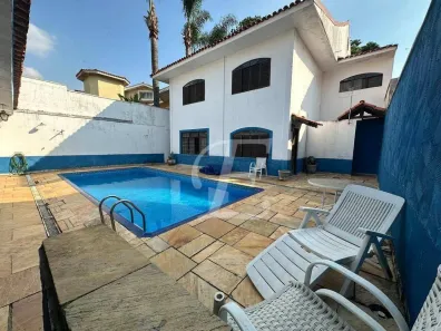 Casa com 4 Quartos à venda, 400m² no São Paulo II, Cotia