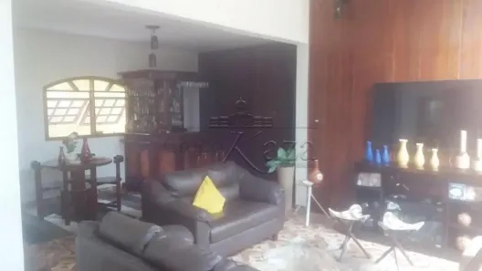 Sobrado com 4 Quartos à venda, 346m² no Vila Bandeirantes, São José dos Campos