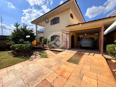 Sobrado com 5 Quartos à venda, 420m² no Santa Genoveva, Goiânia