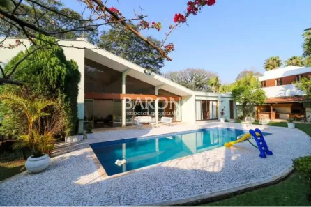 Sobrado com 4 Quartos à venda, 677m² no Jardim Guedala, São Paulo