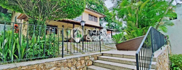 Casa de Condomínio com 3 Quartos à venda, 257m² no Grajaú, Rio de Janeiro