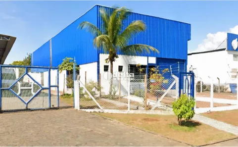 Ponto Comercial para alugar, 500m² no Distrito Industrial, Uberlândia
