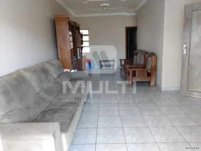 Prédio Comercial com 4 Quartos à venda, 267m² no Centro, Uberlândia
