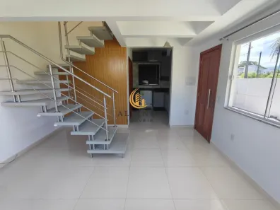 Sobrado com 2 Quartos à venda, 67m² no Barra do Aririú, Palhoça