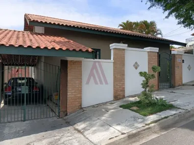 Casa com 3 Quartos à venda, 200m² no Bosque, Vinhedo