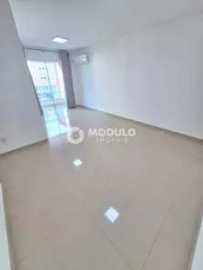 Apartamento com 3 Quartos para alugar, 80m² no Santa Mônica, Uberlândia