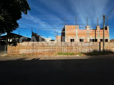 Galpão/Depósito/Armazém para alugar, 630m² no Vila Pelicano, São Carlos