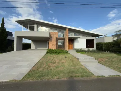 Casa de Condomínio com 3 Quartos à venda, 10m² no Primeira Linha, Criciúma