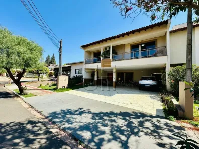 Casa de Condomínio com 4 Quartos à venda, 270m² no Aeroporto, Londrina