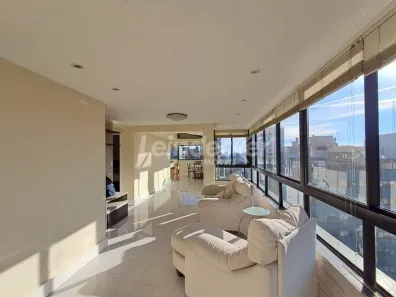 Apartamento com 2 Quartos para alugar, 100m² no Mont Serrat, Porto Alegre
