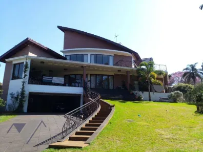 Sobrado com 5 Quartos para alugar, 630m² no Centro, Cascavel