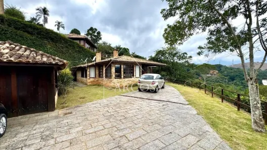Casa de Condomínio com 4 Quartos à venda, 1263m² no Pedro do Rio, Petrópolis