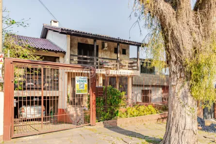 Casa com 4 Quartos à venda, 250m² no Espírito Santo, Porto Alegre