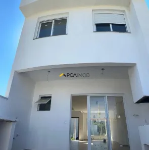 Casa com 3 Quartos para alugar, 120m² no Campo Novo, Porto Alegre