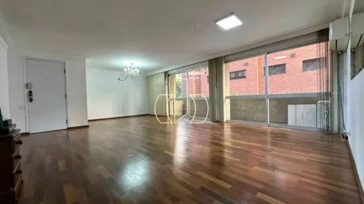 Apartamento com 3 Quartos para alugar, 132m² no Moema, São Paulo