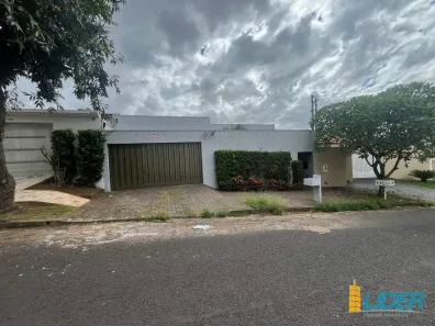 Casa com 3 Quartos à venda, 222m² no Cidade Jardim, Uberlândia