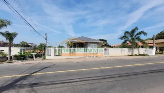 Casa com 2 Quartos para alugar, 170m² no São Braz, Curitiba