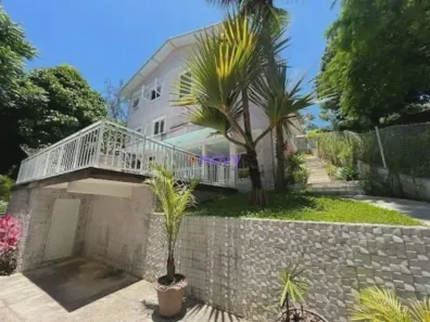 Casa de Condomínio com 4 Quartos à venda, 308m² no Sapê, Niterói