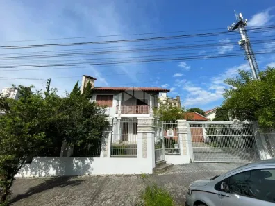 Casa com 3 Quartos para alugar, 280m² no Centro, Santa Cruz do Sul