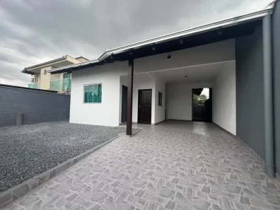 Casa com 3 Quartos para alugar, 105m² no João Costa, Joinville