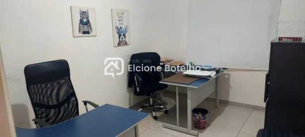 Prédio Comercial para alugar, 390m² no Vigilato Pereira, Uberlândia