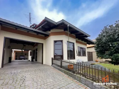 Casa com 5 Quartos à venda, 241m² no Floresta, Joinville