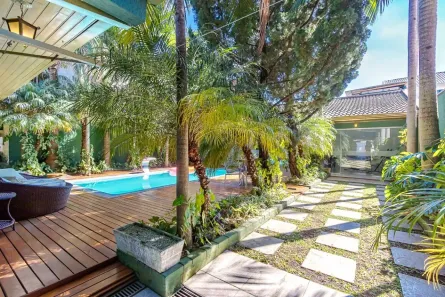 Casa com 3 Quartos à venda, 237m² no Cajuru, Curitiba