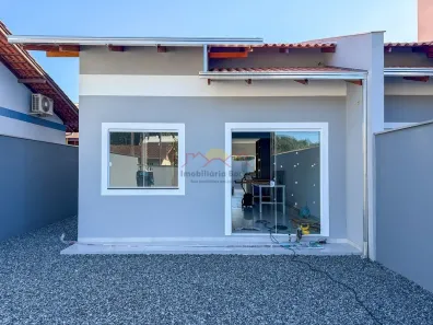 Casa com 3 Quartos para alugar, 67m² no Parque Guarani, Joinville