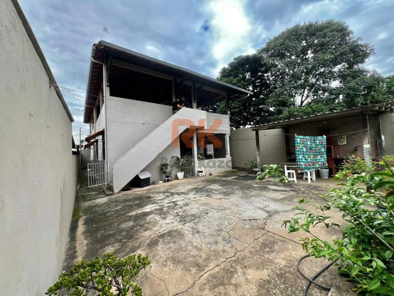 Casa com 4 quartos — Trevo, Belo Horizonte
