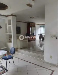 Casa com 5 Quartos à venda, 1200m² no Tabajaras, Uberlândia