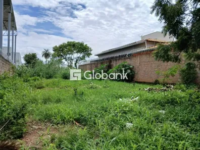 Lote/Terreno à venda, 360m² no Vila Brasília, Montes Claros