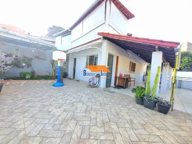 Casa com 3 Quartos à venda, 130m² no Santa Cruz, Belo Horizonte