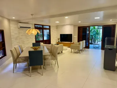 Casa com 3 Quartos à venda, 240m² no Cambeba, Fortaleza