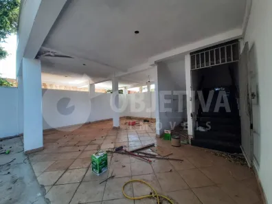 Casa com 3 Quartos para alugar, 200m² no Tibery, Uberlândia