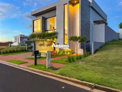 Casa de Condomínio com 4 Quartos à venda, 291m² no Granja Marileusa, Uberlândia