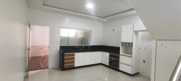 Sobrado com 4 Quartos para alugar, 190m² no Vila Santa Helena, Goiânia