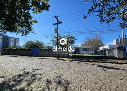 Prédio Comercial com 8 Quartos à venda, 675m² no Pé de Plátano, Santa Maria