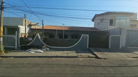 Casa com 3 Quartos para alugar, 200m² no Morada da Serra, Cuiabá