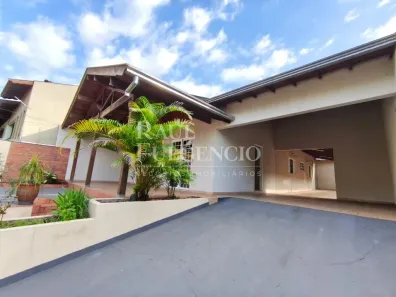 Casa com 3 Quartos para alugar, 200m² no Alpes, Londrina