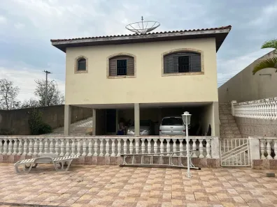 Casa com 3 Quartos à venda, 200m² no Desmembramento Alto Boa Vista, Serra Negra
