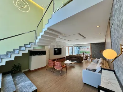 Casa com 4 Quartos à venda, 330m² no Santo Antônio, Joinville