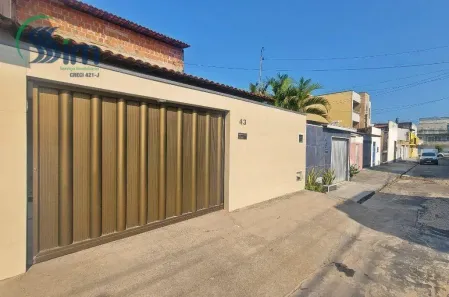 Casa com 5 Quartos à venda, 243m² no Aerolândia, Fortaleza