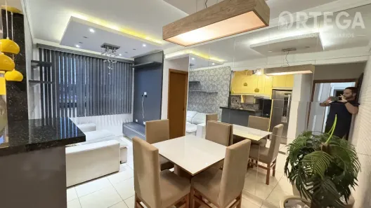 Apartamento com 2 Quartos para alugar, 45m² no Jardim Alvorada, Maringá