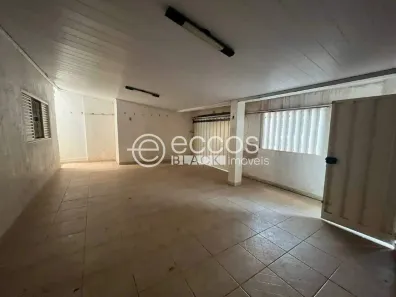 Casa com 3 Quartos à venda, 200m² no Osvaldo Rezende, Uberlândia