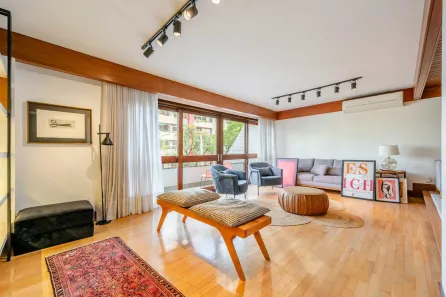 Casa com 3 Quartos à venda, 330m² no Rio Branco, Porto Alegre