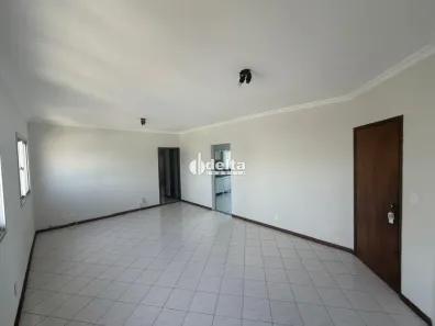 Apartamento com 3 Quartos para alugar, 114m² no Saraiva, Uberlândia